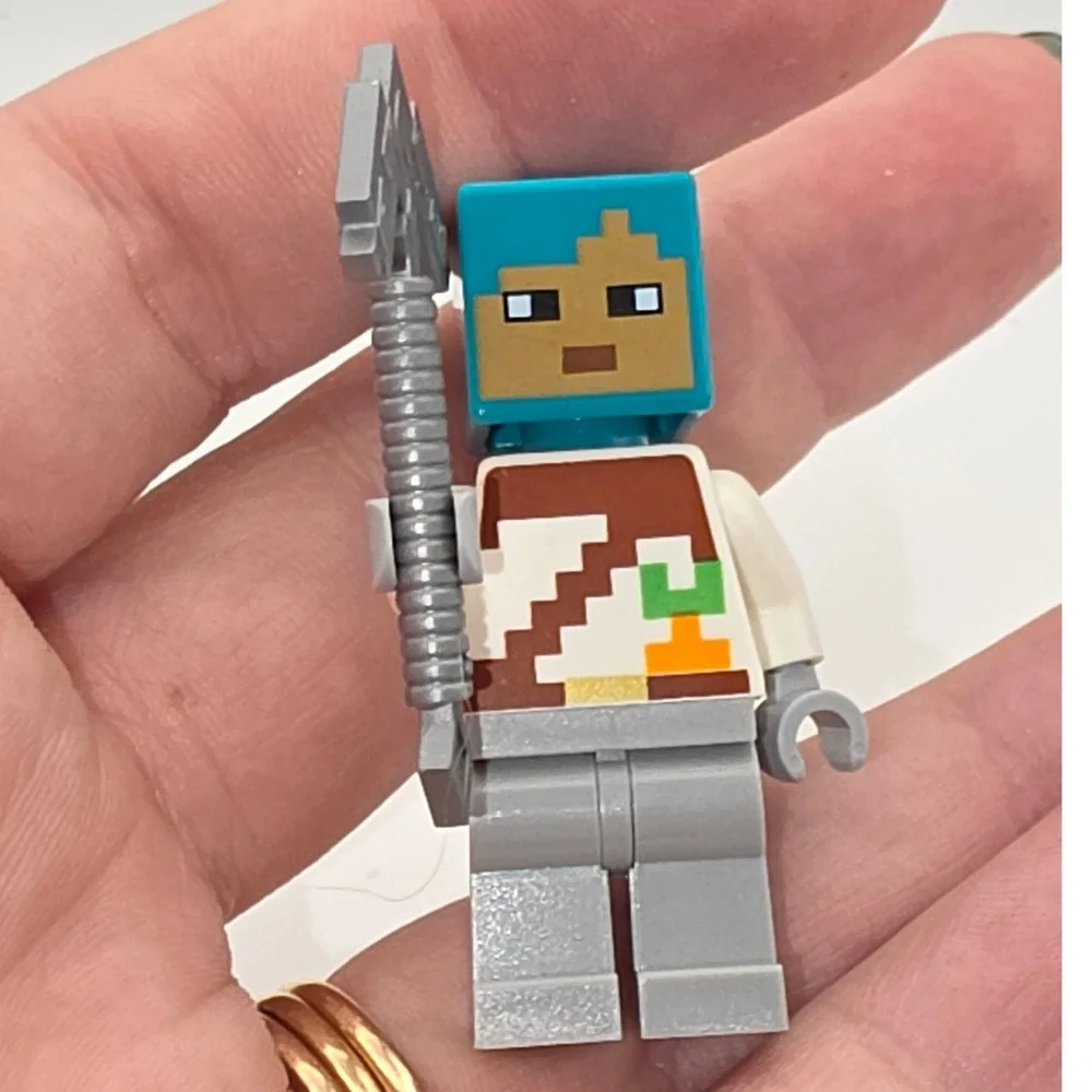 LEGO Minecraft Tamer Minifigure Teal/Gray Excellent MiniFig Toy Good Condition